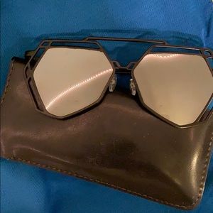 SUPER cute geometric & reflective sunglasses! 🕶